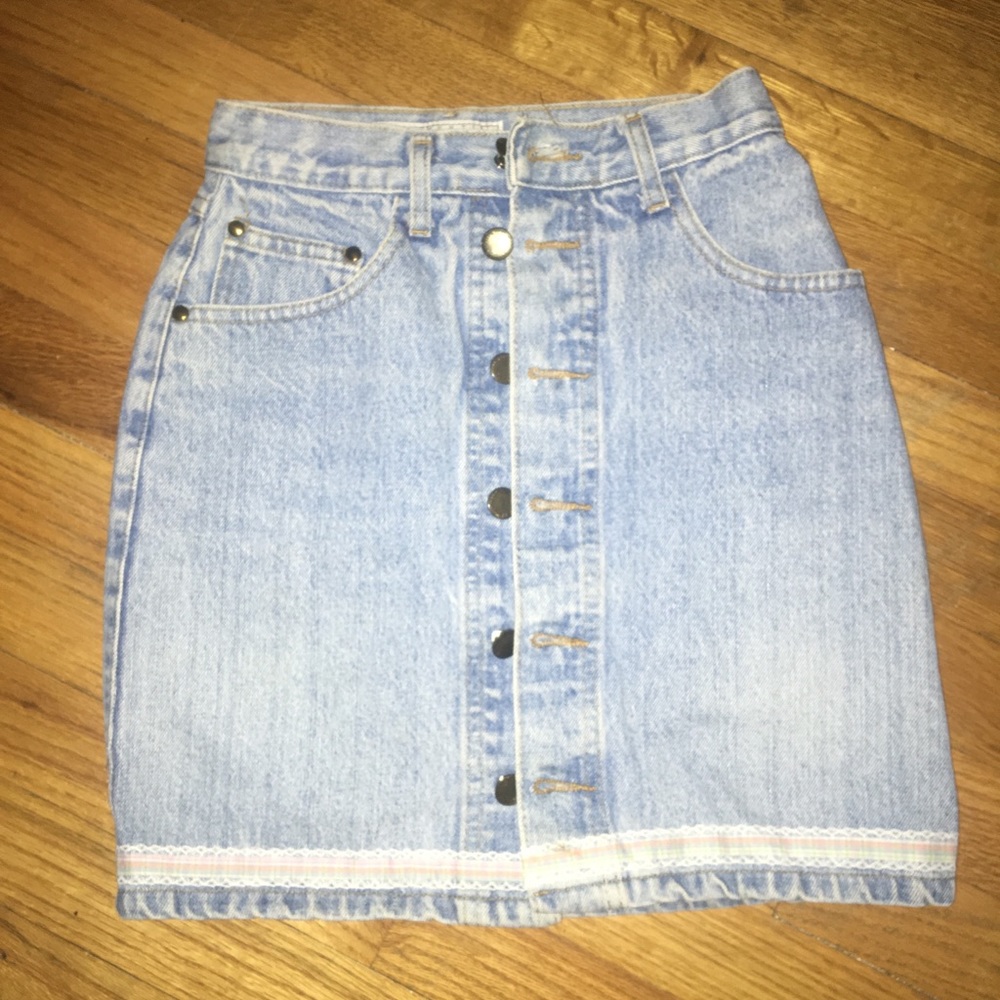 Vintage high waisted denim mini skirt